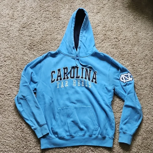 UNC Light Blue Sweatshirt, Size M - Picture 1 of 6